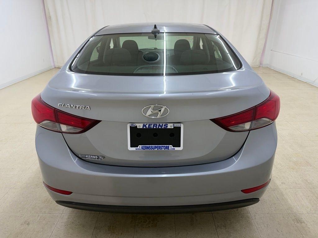 Hyundai Elantra  2016