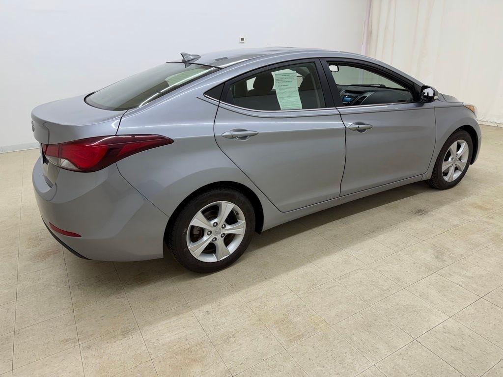 Hyundai Elantra  2016