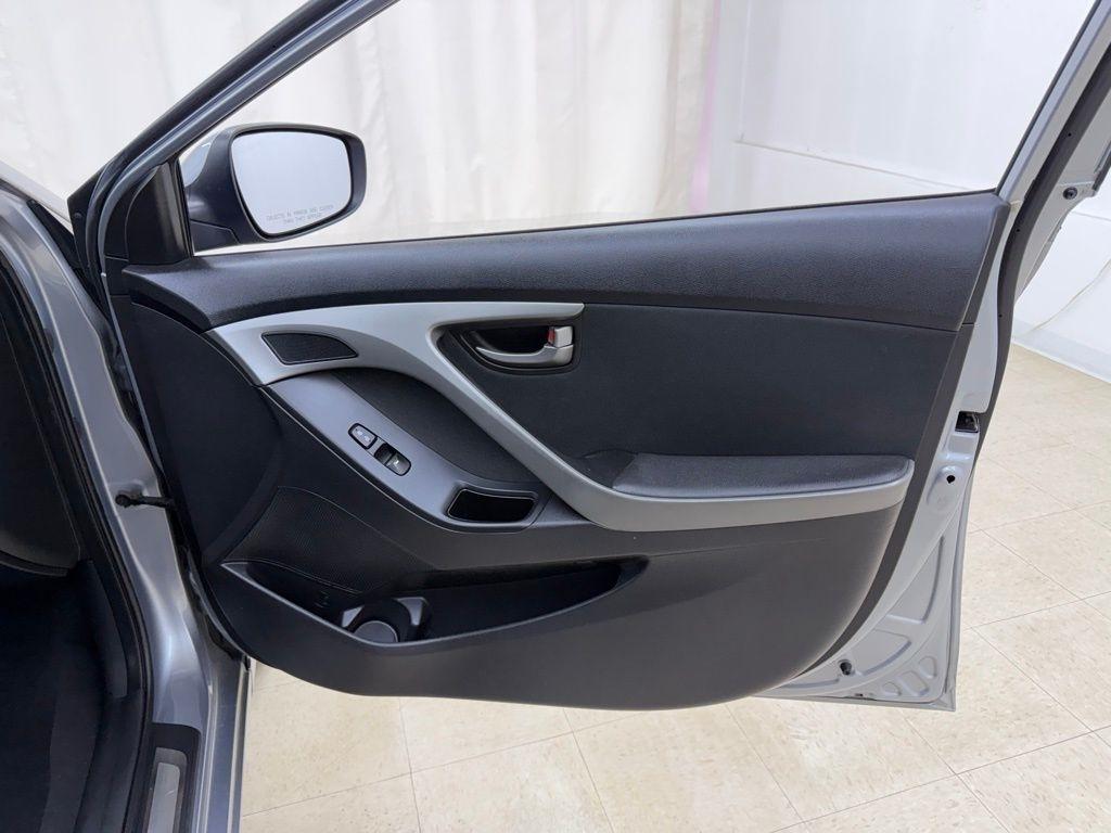 Hyundai Elantra  2016