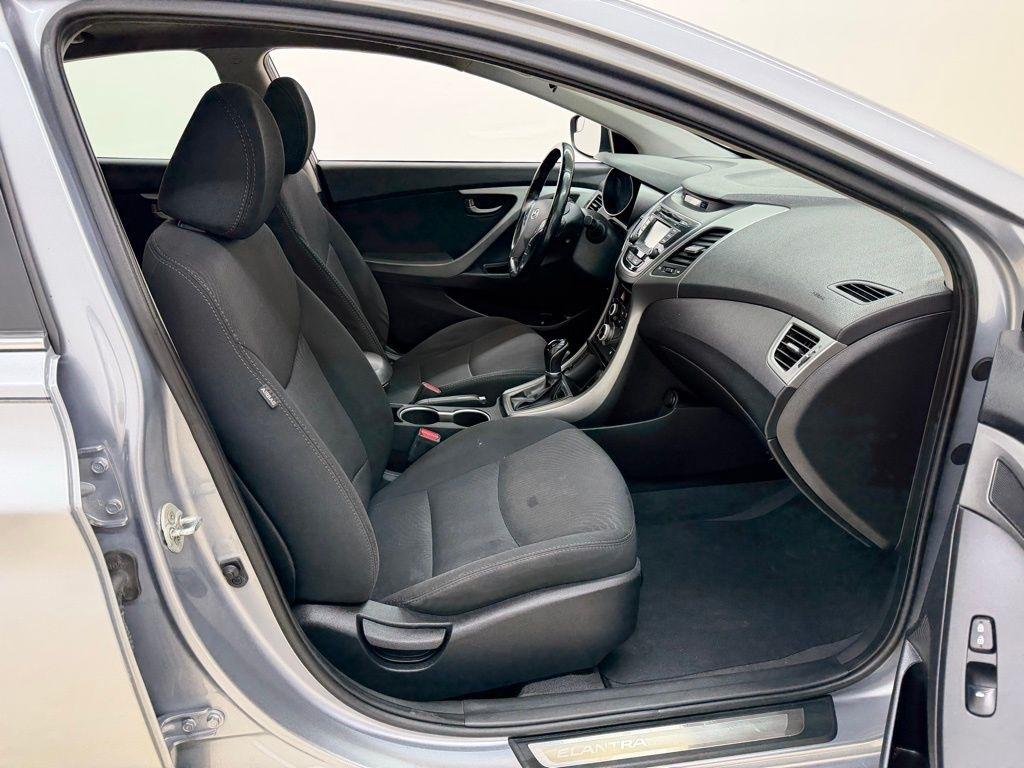 Hyundai Elantra  2016