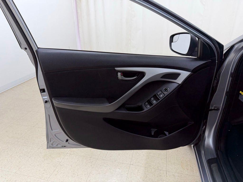 Hyundai Elantra  2016