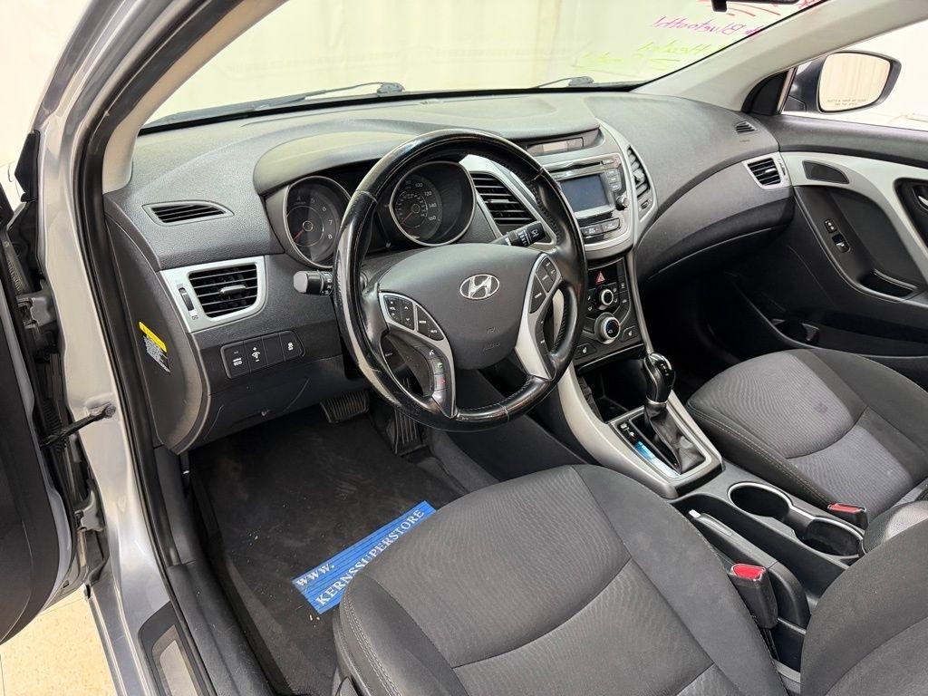 Hyundai Elantra  2016