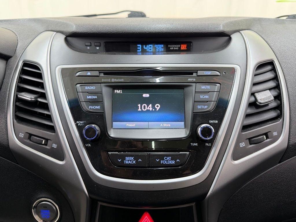 Hyundai Elantra  2016