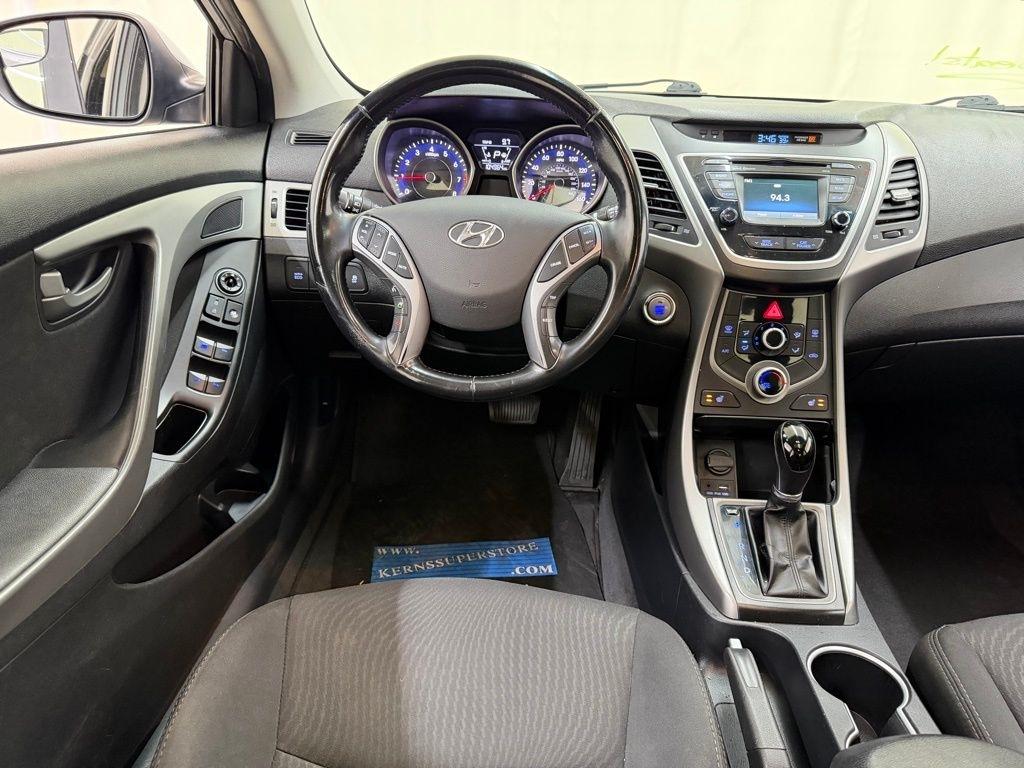 Hyundai Elantra  2016