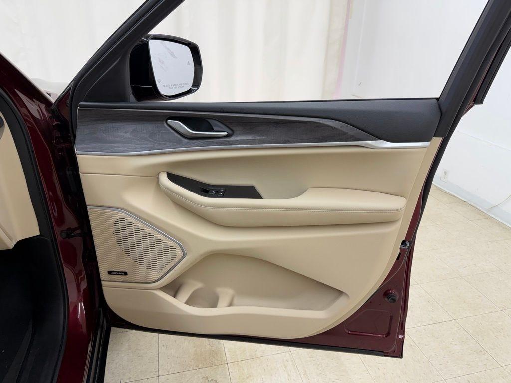 Jeep Grand Cherokee  2021