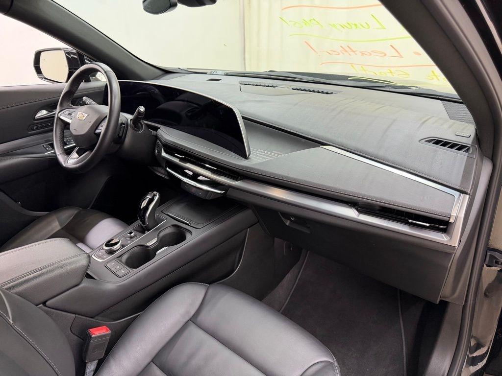 Cadillac XT4  2025