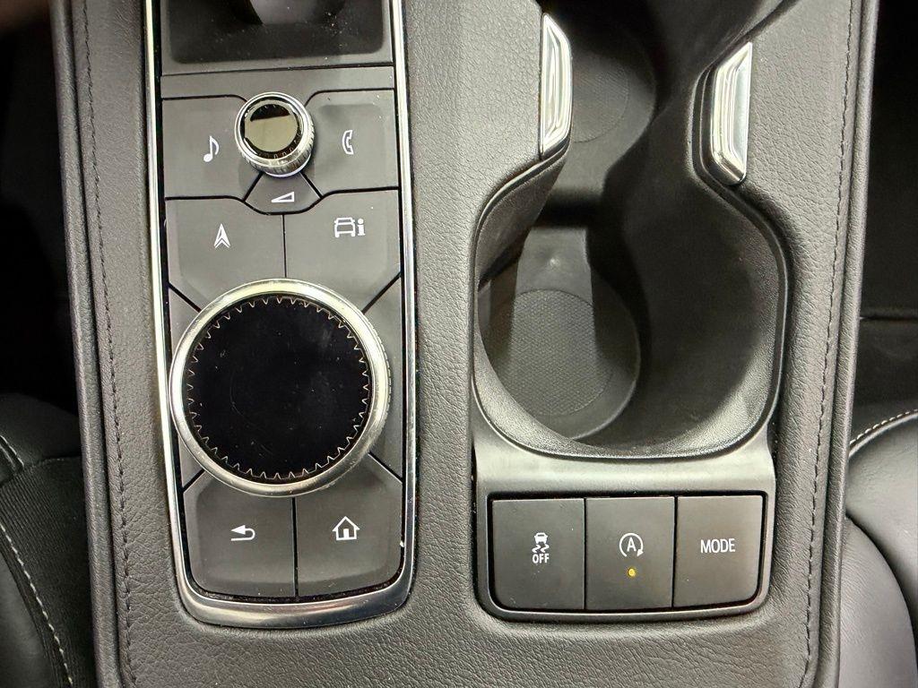 Cadillac XT4  2025