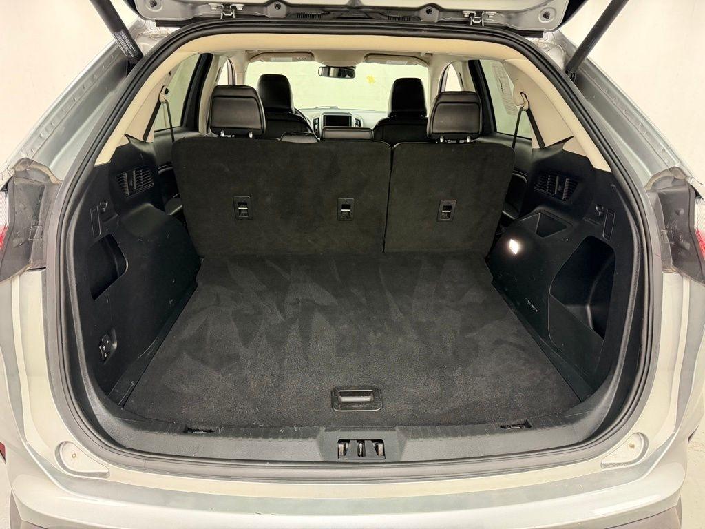 Ford Edge  2021