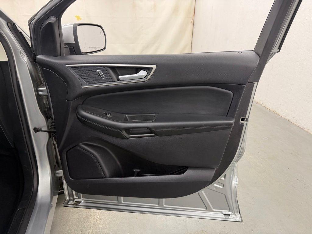 Ford Edge  2021