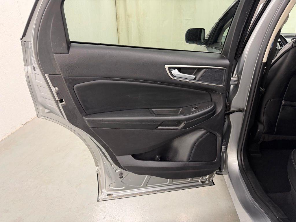 Ford Edge  2021