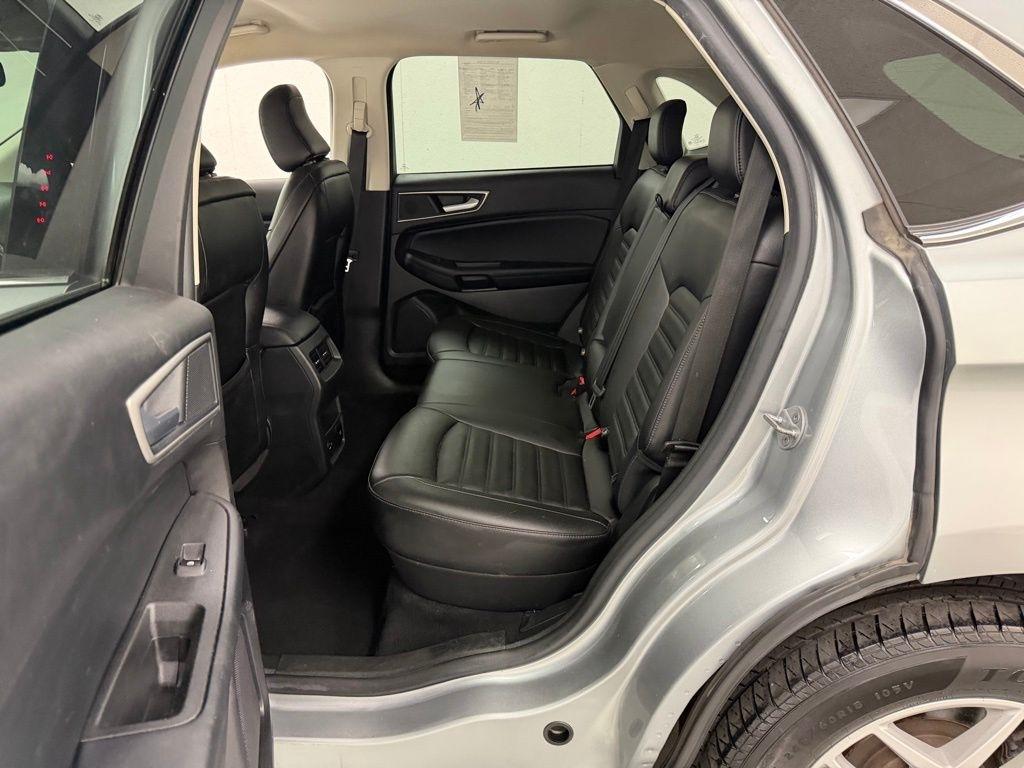 Ford Edge  2021