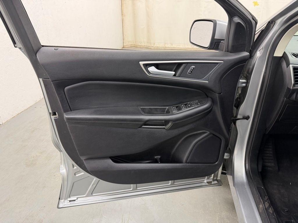 Ford Edge  2021