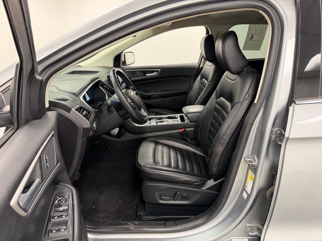 Ford Edge  2021