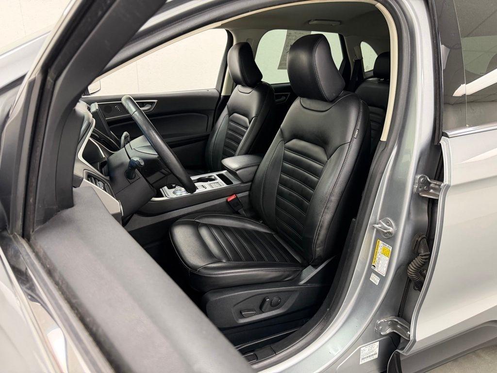 Ford Edge  2021
