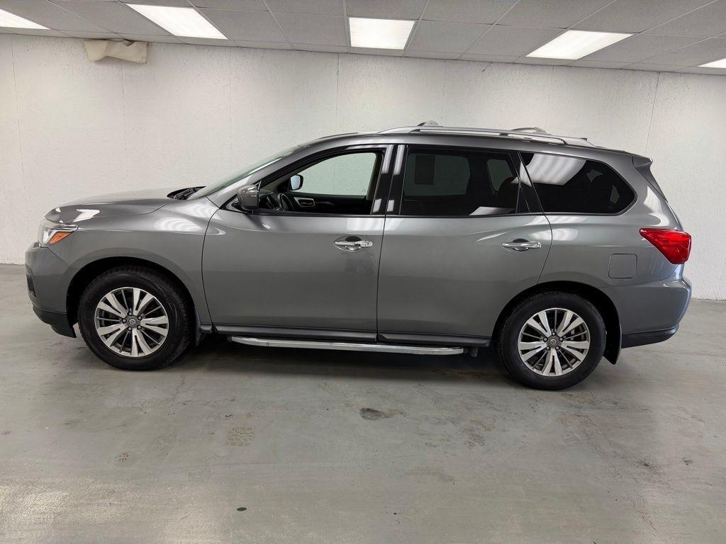 Nissan Pathfinder  2020