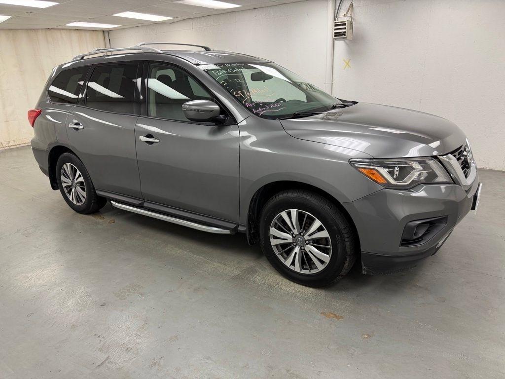 Nissan Pathfinder  2020