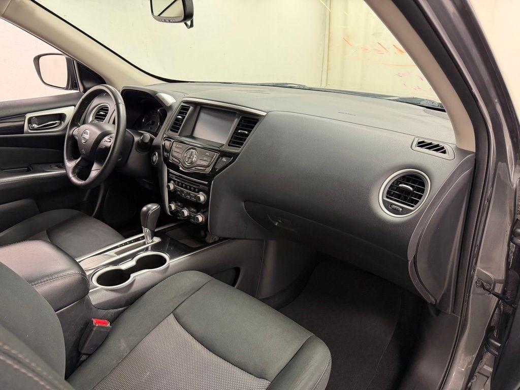 Nissan Pathfinder  2020
