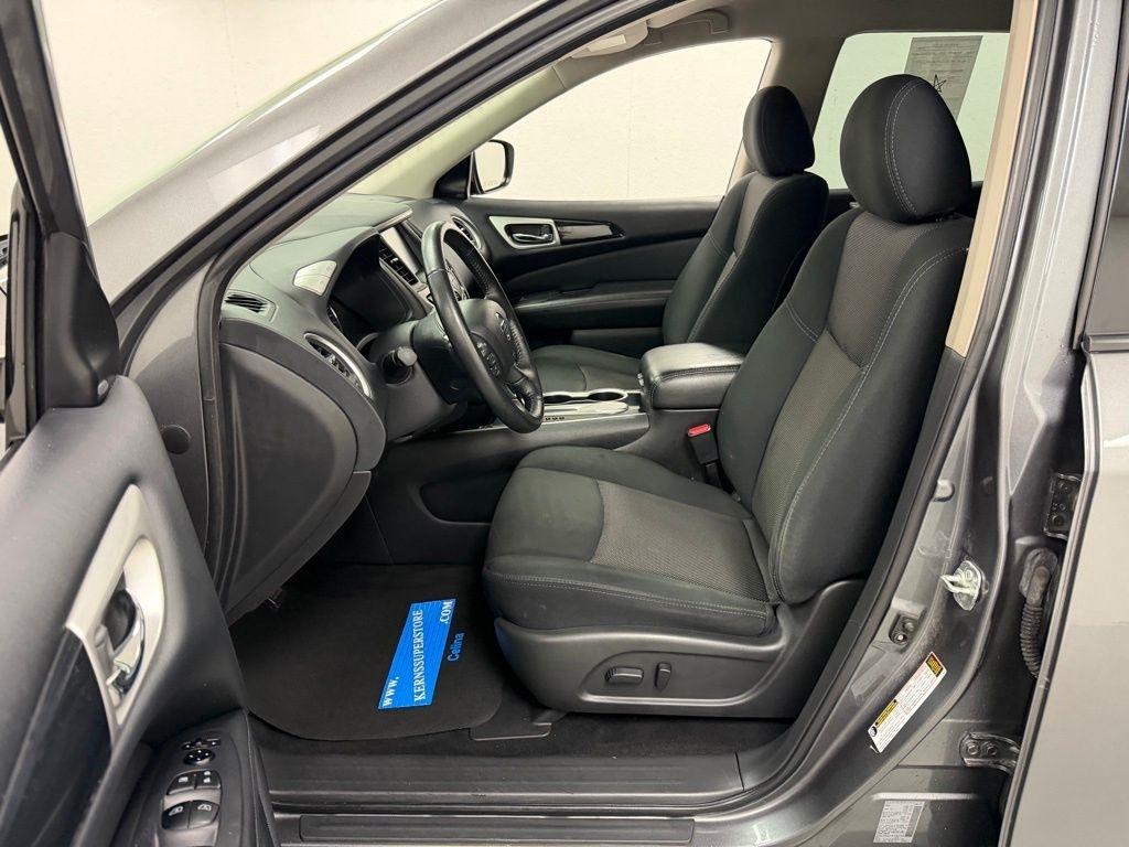 Nissan Pathfinder  2020