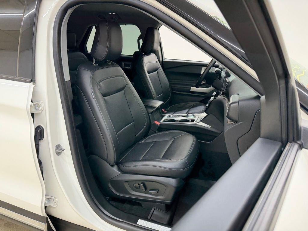 Ford Explorer  2023