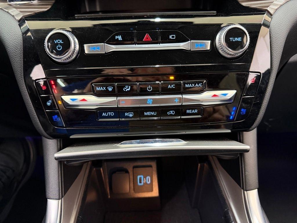 Ford Explorer  2023