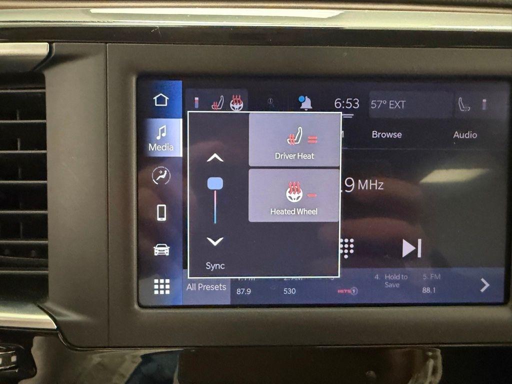 Chrysler Voyager  2023