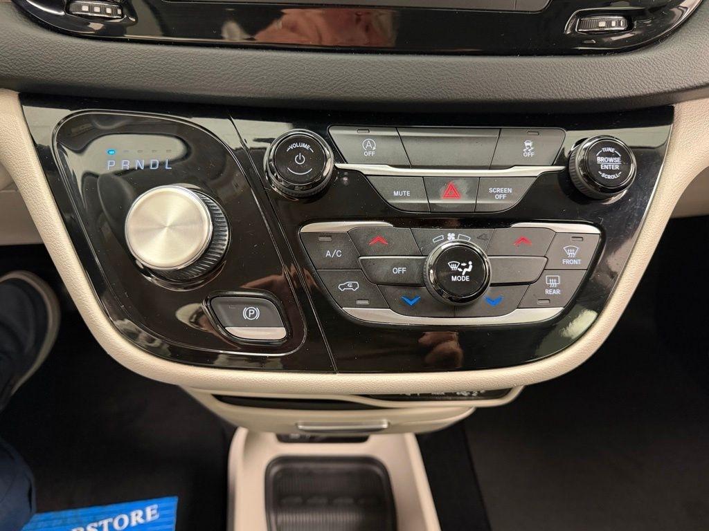 Chrysler Voyager  2023