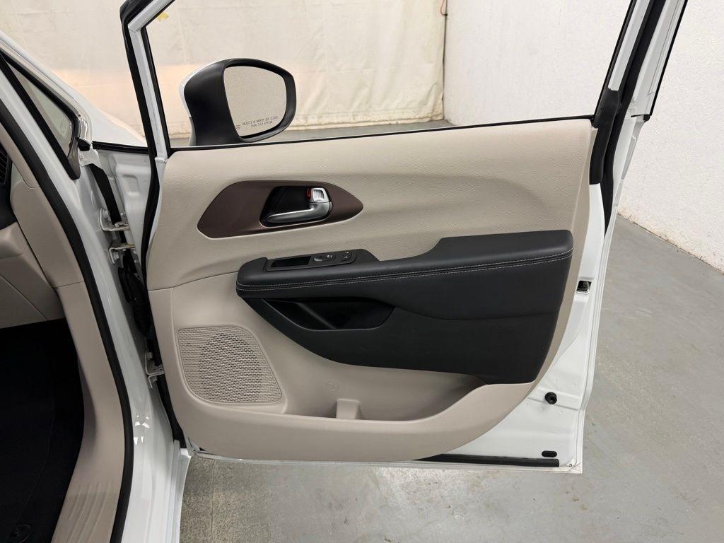 Chrysler Voyager  2023