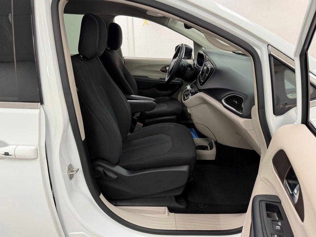 Chrysler Voyager  2023