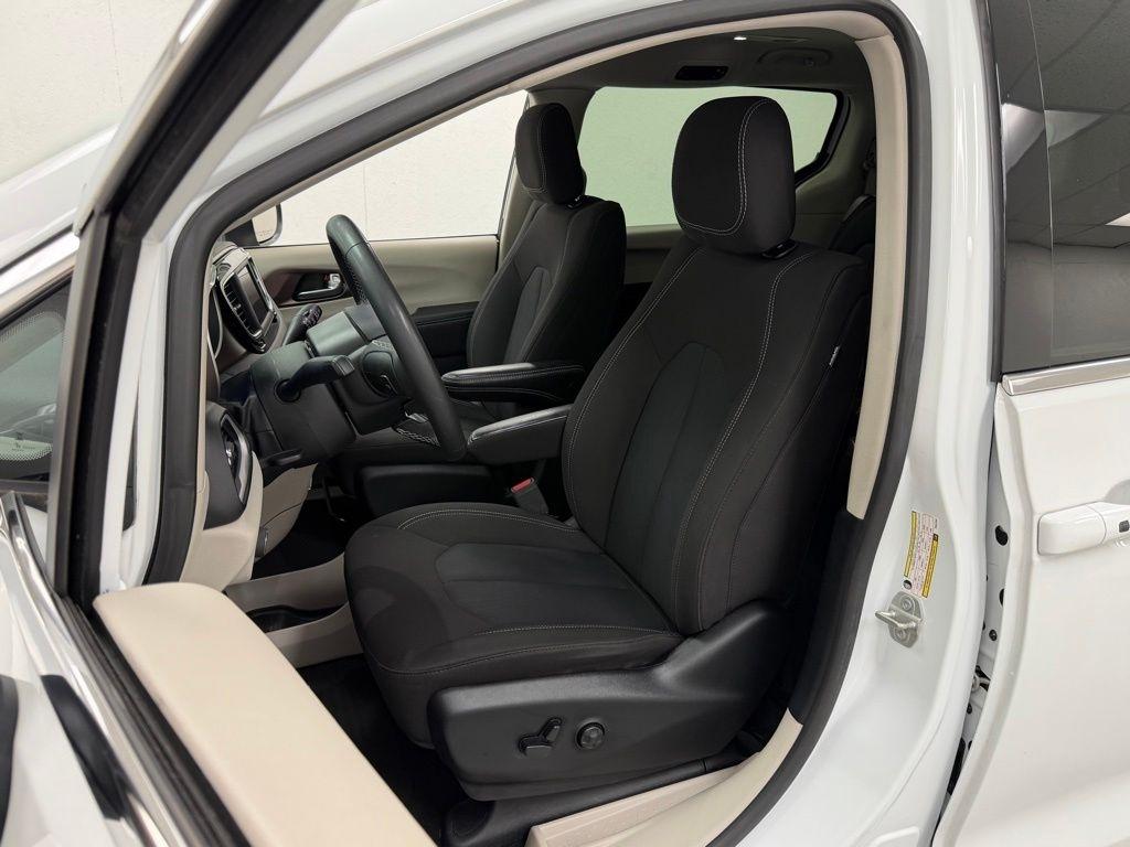 Chrysler Voyager  2023