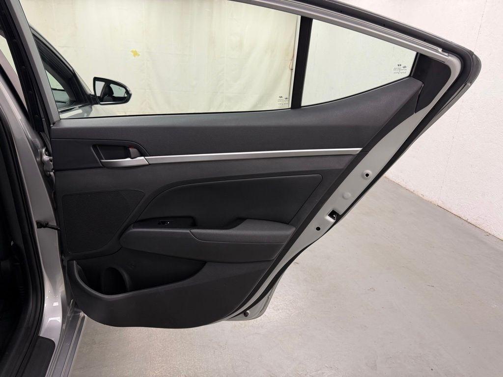 Hyundai Elantra  2020