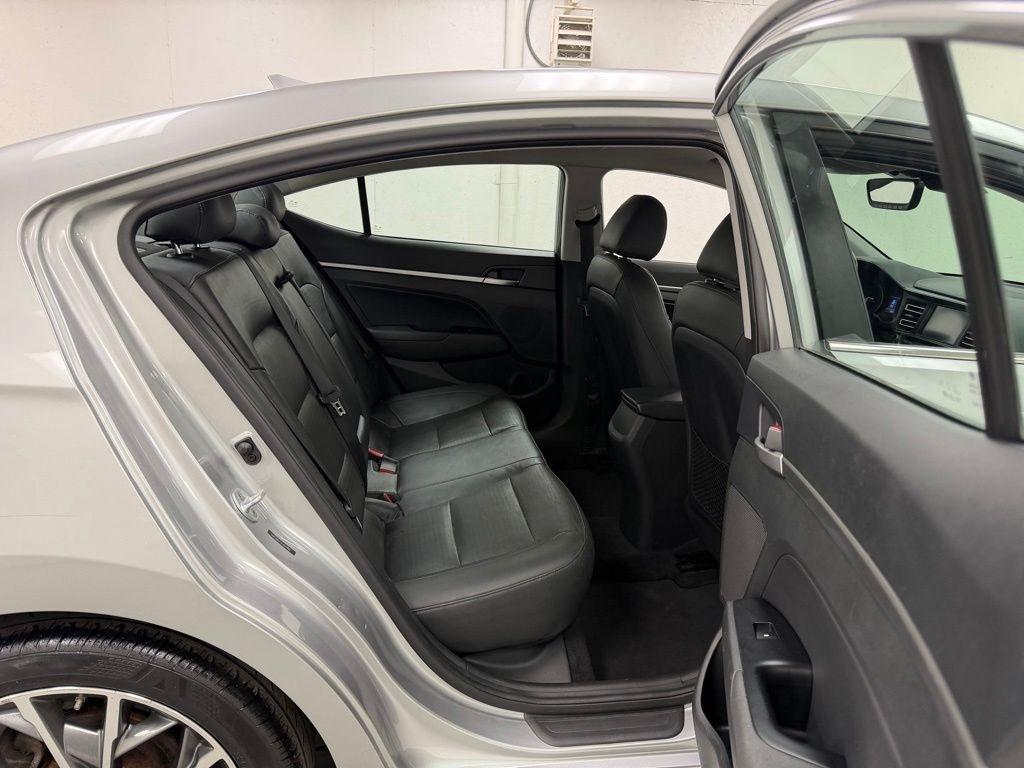 Hyundai Elantra  2020