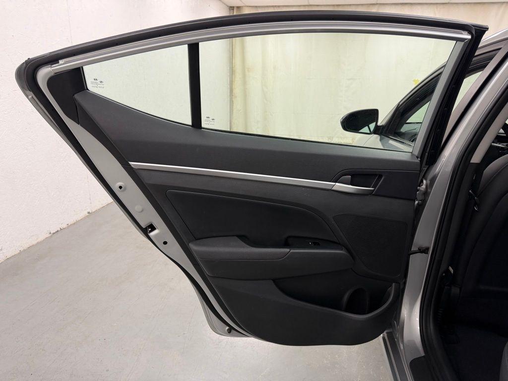 Hyundai Elantra  2020