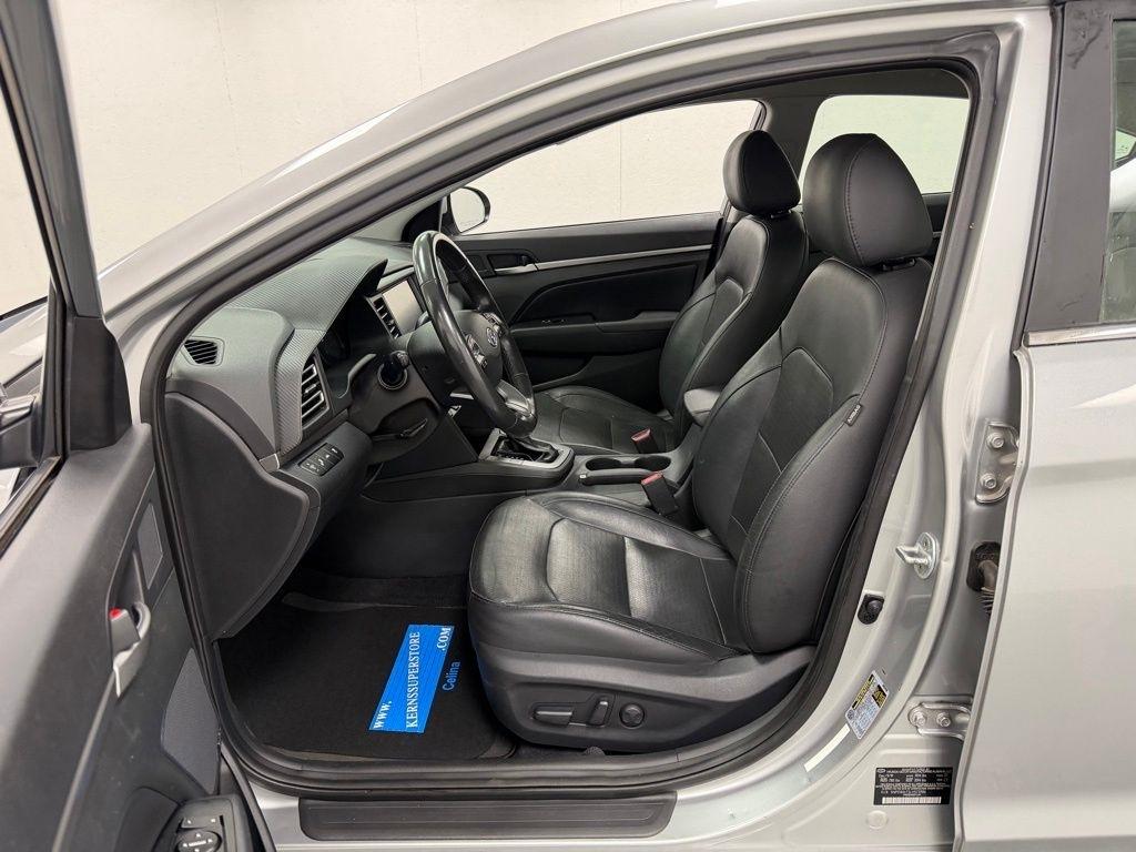 Hyundai Elantra  2020