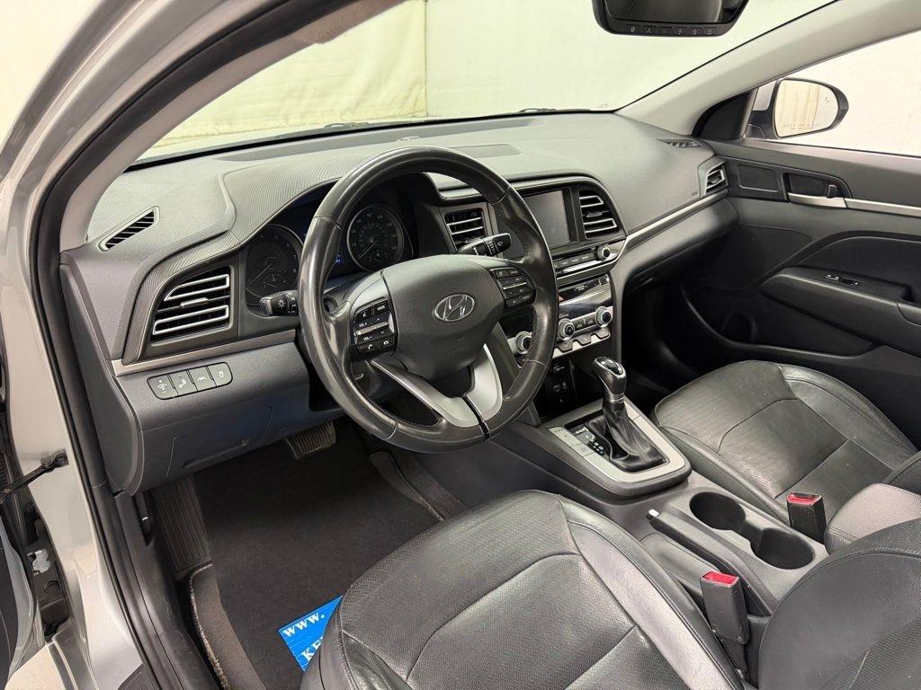 Hyundai Elantra  2020