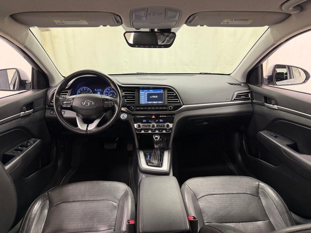 Hyundai Elantra  2020