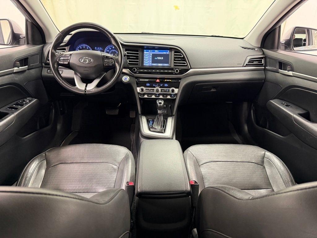 Hyundai Elantra  2020