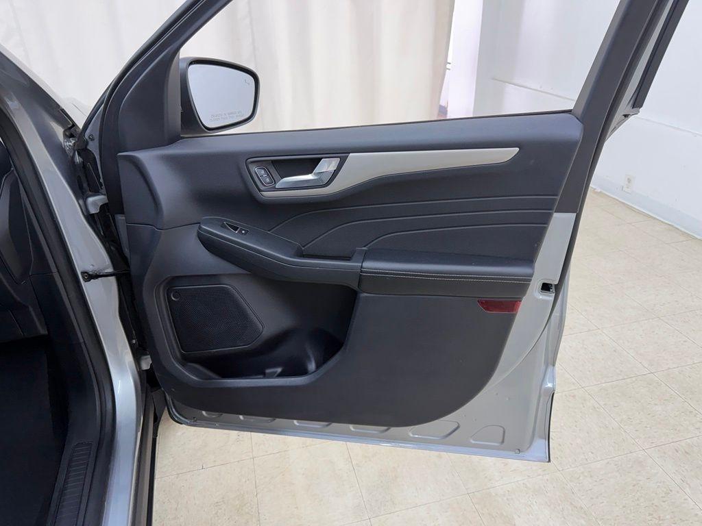 Ford Escape Hybrid  2021