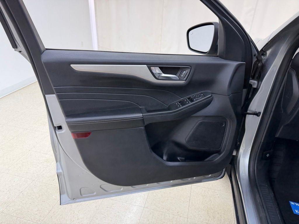 Ford Escape Hybrid  2021