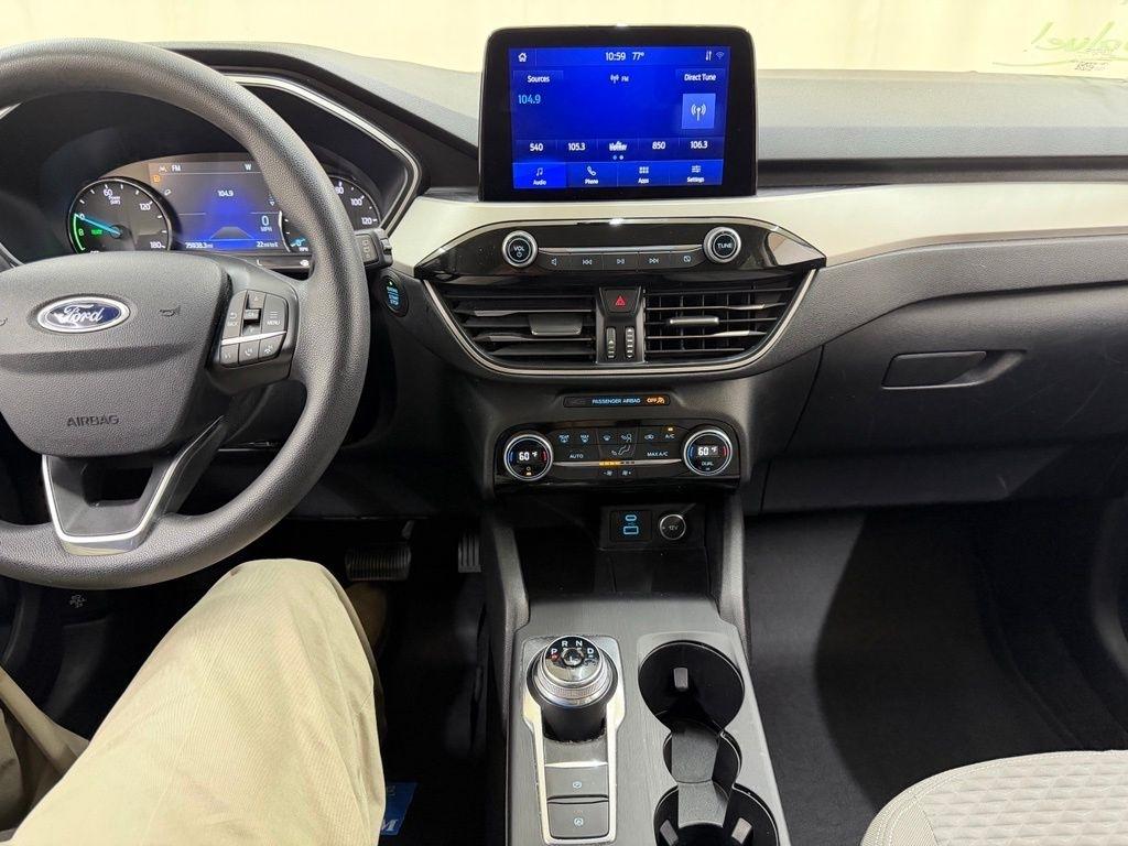 Ford Escape Hybrid  2021