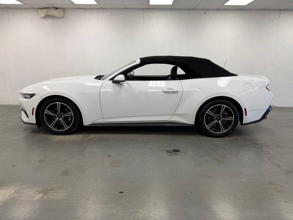 Ford Mustang  2025