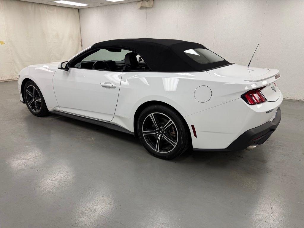 Ford Mustang  2025