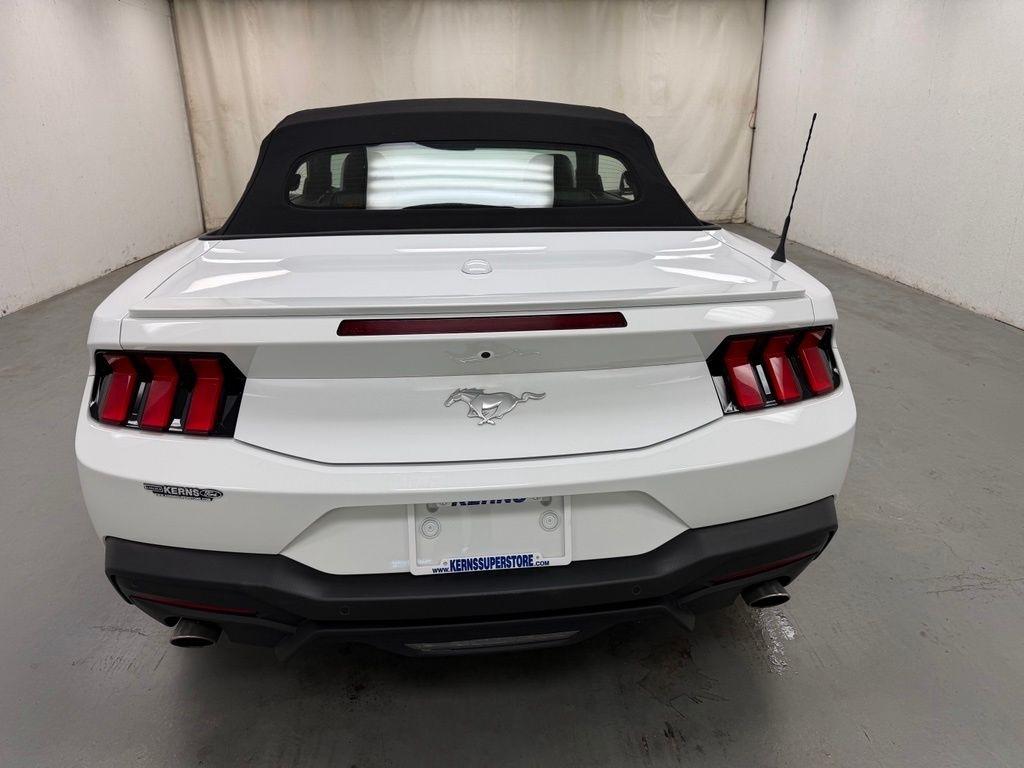 Ford Mustang  2025