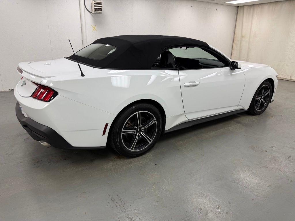 Ford Mustang  2025