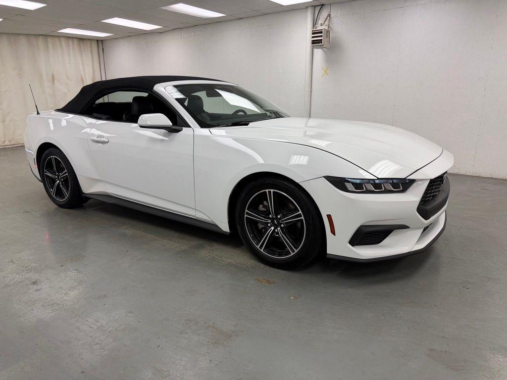 Ford Mustang  2025