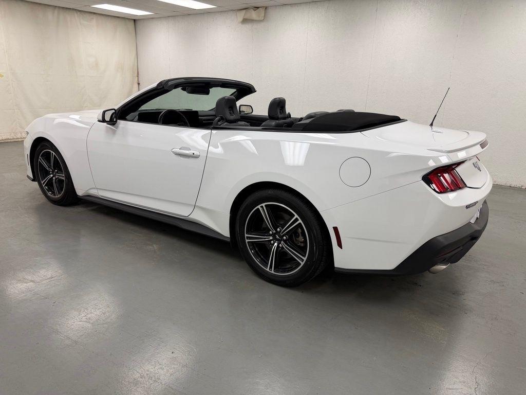 Ford Mustang  2025