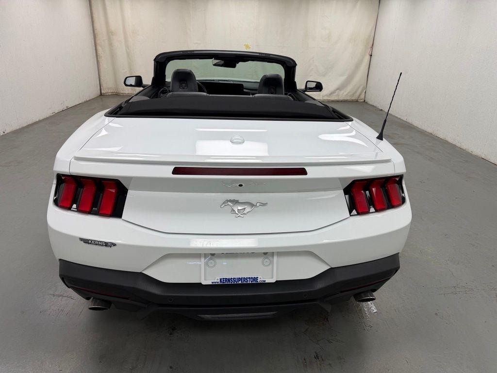 Ford Mustang  2025