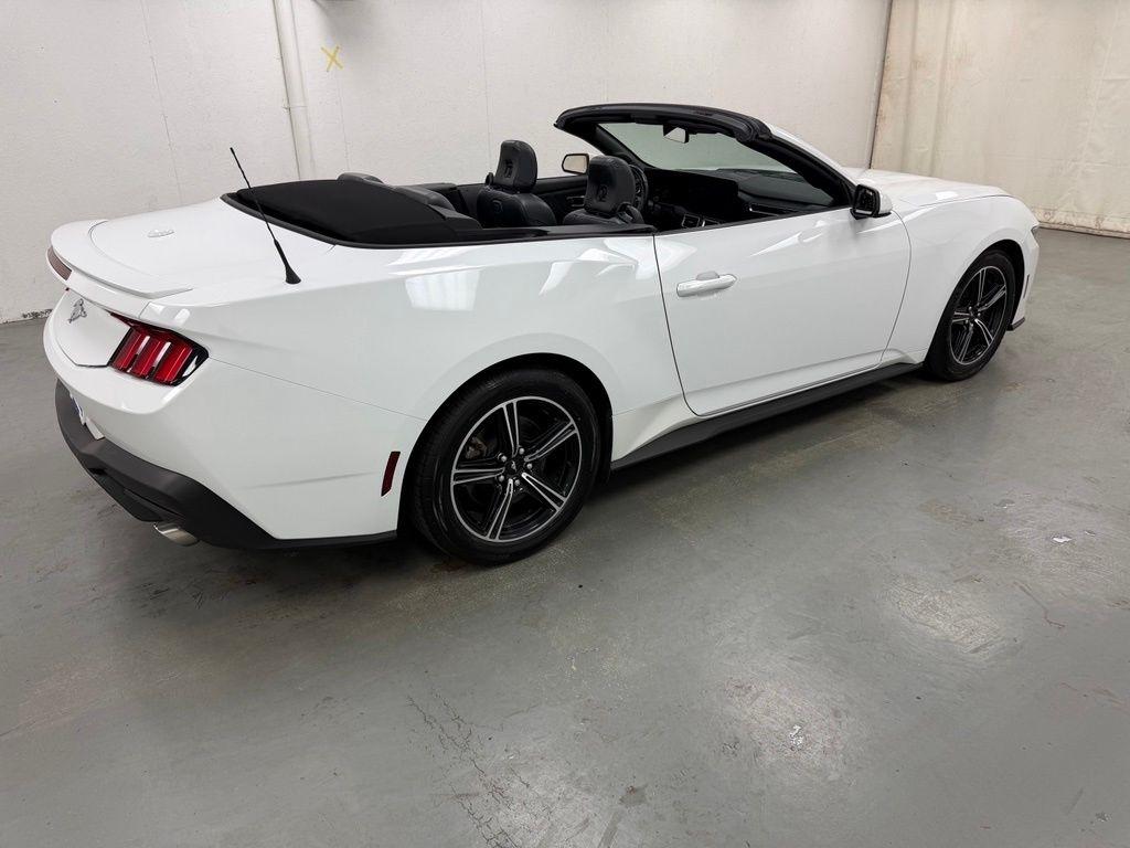 Ford Mustang  2025