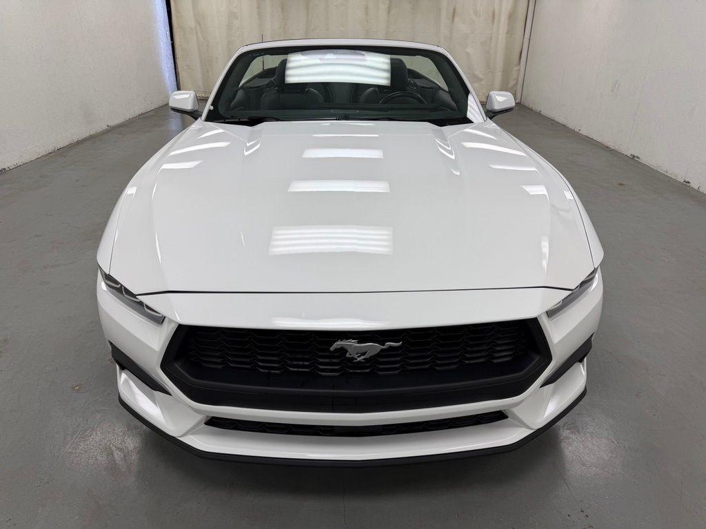 Ford Mustang  2025