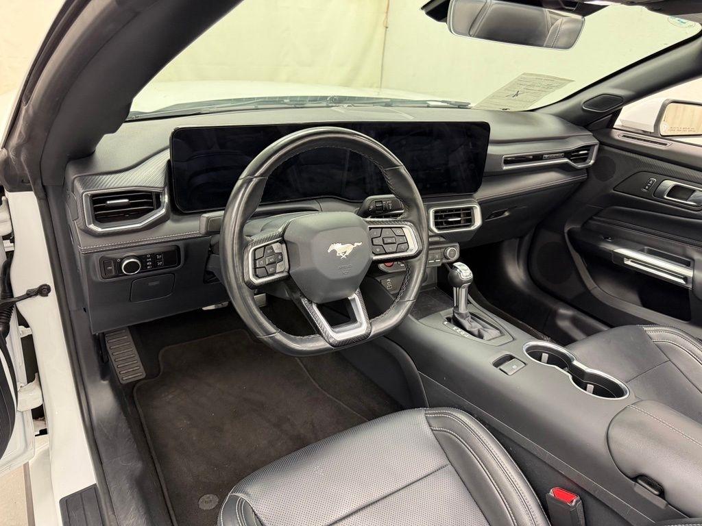 Ford Mustang  2025