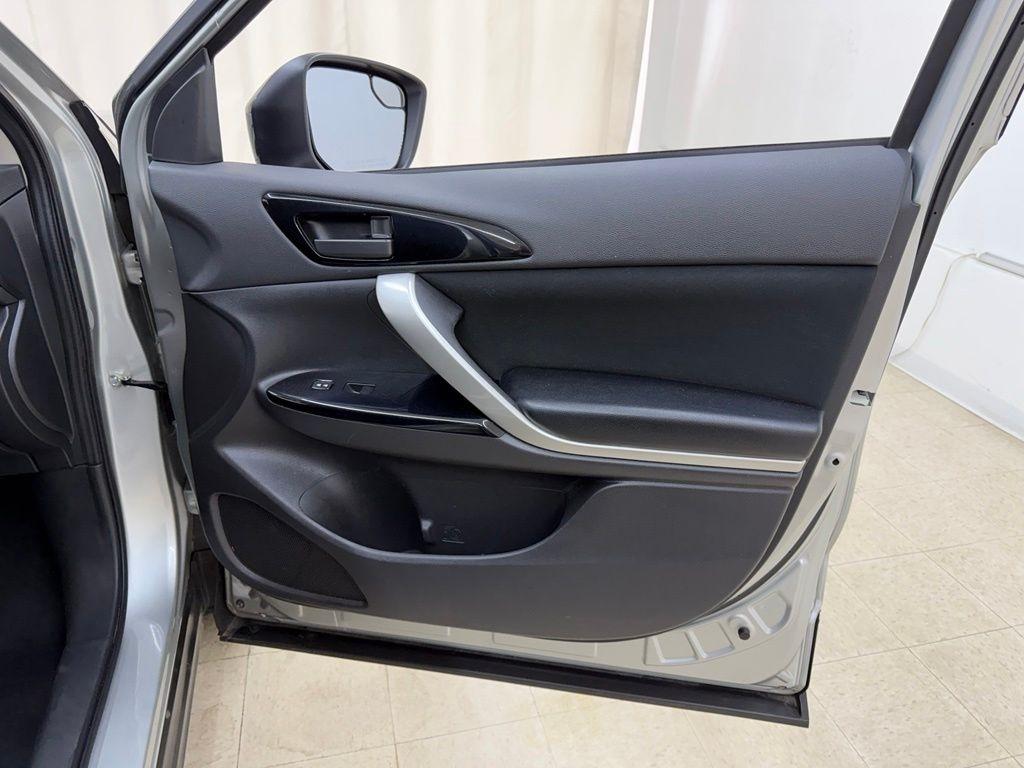 Mitsubishi Eclipse Cross  2024